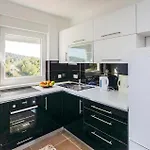 Appartamento Two-bedroom Saldun With Sea View 08 *