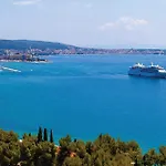 Two-bedroom Saldun With Sea View 08 *