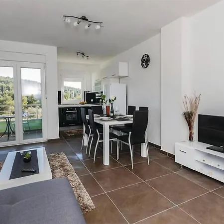 Two-bedroom Saldun With Sea View 08 * Τρογκίρ