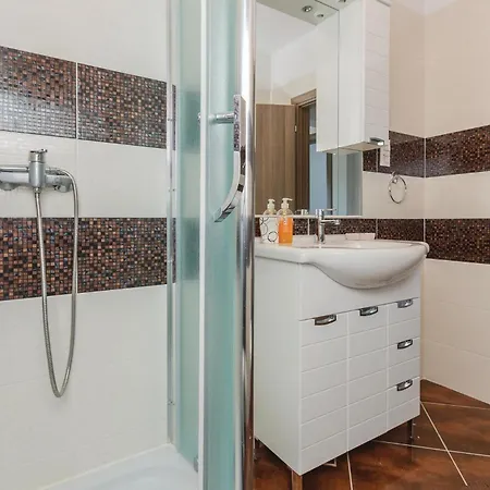 Two-bedroom Saldun With Sea View 08 Διαμέρισμα