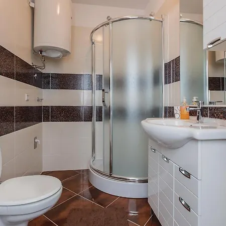 アパート Two-bedroom Saldun With Sea View 08 *