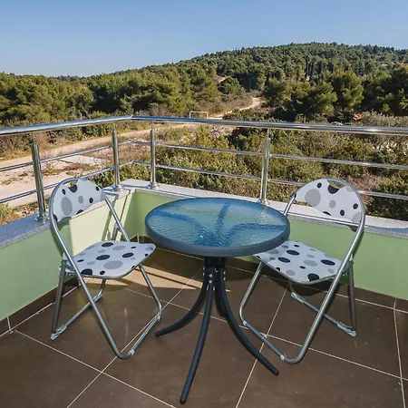 Apartman Two-bedroom Saldun With Sea View 08 Trogir