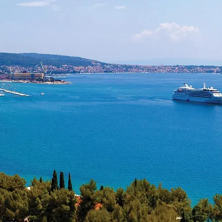 Two-bedroom Saldun With Sea View 08 *