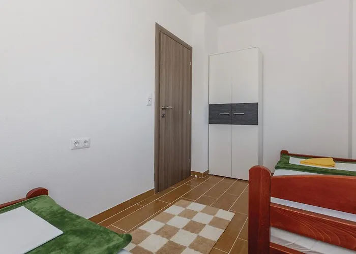 Two-bedroom Saldun With Sea View 08