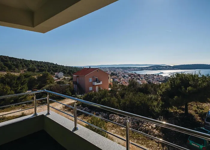 Two-bedroom Saldun With Sea View 08 * Trogir