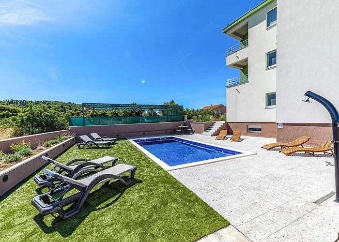 Two-bedroom Saldun With Sea View 08 Apartman