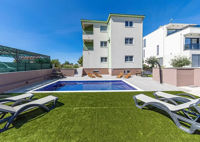 Apartman Two-bedroom Saldun With Sea View 08