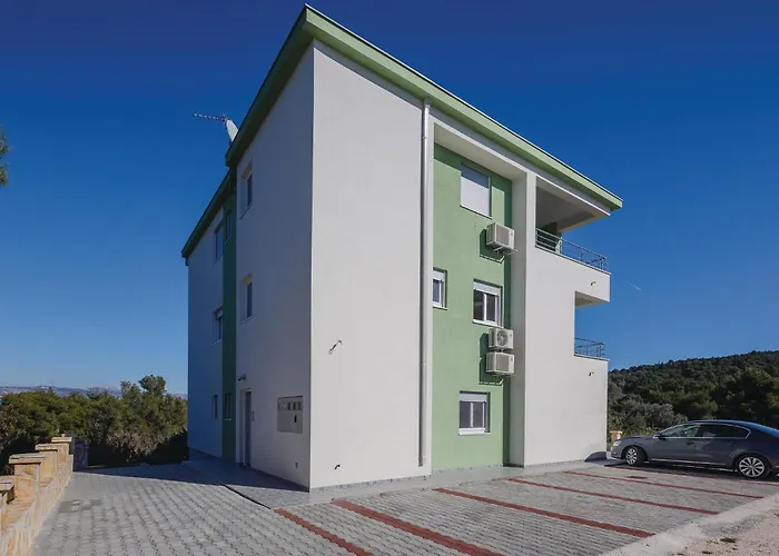 Two-bedroom Saldun With Sea View 08 * Trogir
