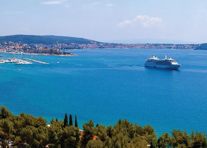 Two-bedroom Saldun With Sea View 08 *